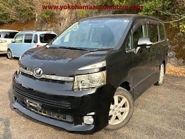 Toyota Voxy  '2009
